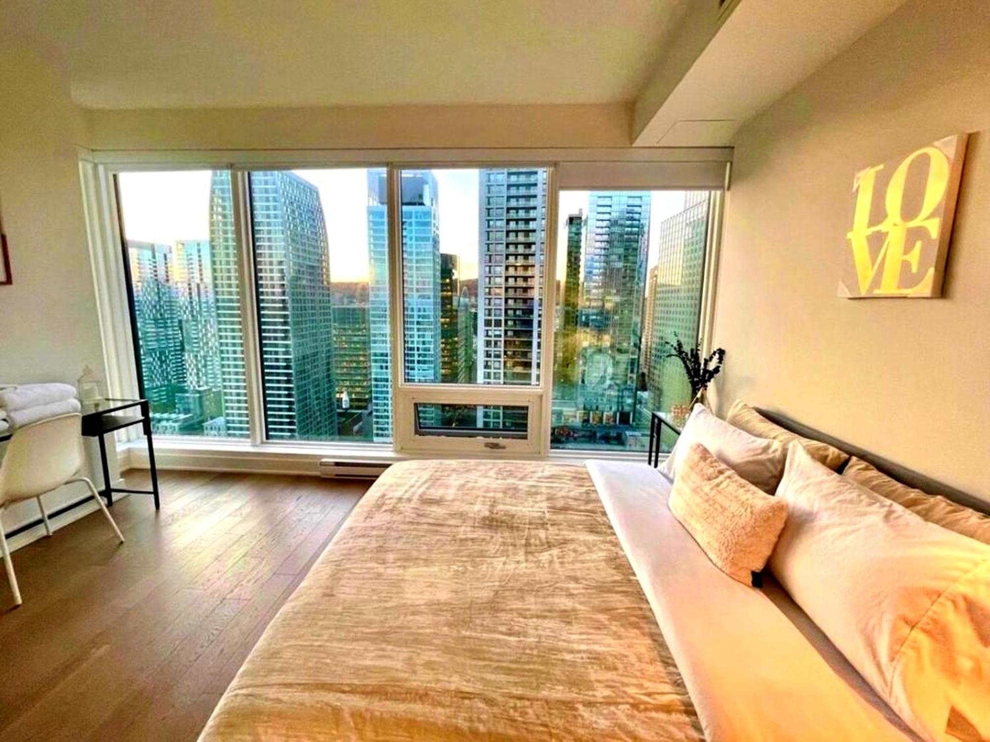 Spectacular Skyline Views - Downtown Montreal - Luxury Condo & Penthouse Luaran gambar
